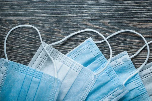 Déconfinement : "Il y aura assez de masques" pour tout le monde,...