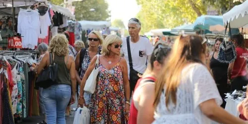 Port Saint Louis: Les marchés de la ville reprennent mais sous...