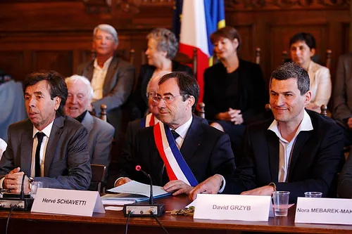 [ ECONOMIE - ARLES ] le "plan de relance" adopté à l'unanimité par...