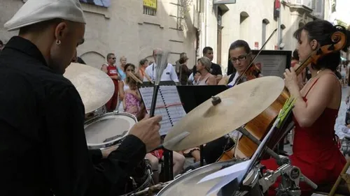 [ CULTURE - ARLES ] une saison culturelle en (re)construction pour...