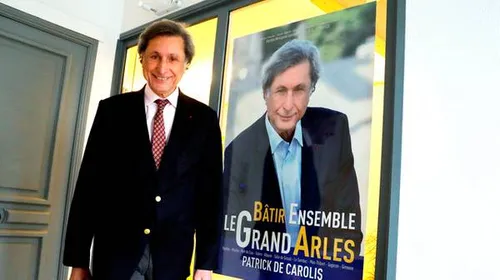Municipales à Arles : Patrick de Carolis engrange les soutiens dans...