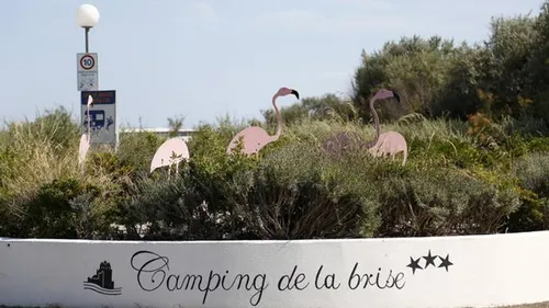 [ TOURISME - BOUCHES DU RHONE ] Camping : reprise aux Saintes, très...