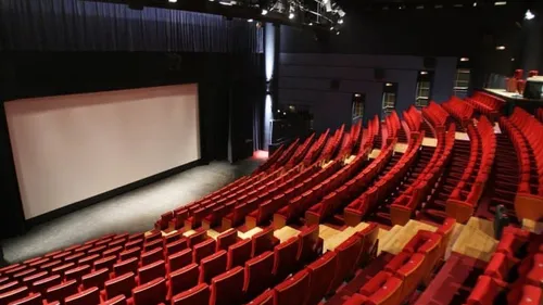 [ ALERTE INFO - FRANCE ] Les cinémas rouvrent dès lundi, les stades...