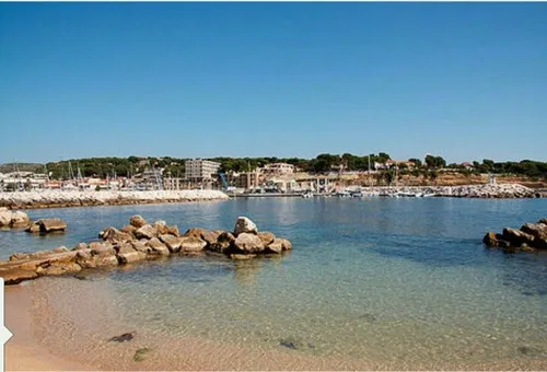 Baignade interdite suite à une pollution aux hydrocarbures dans...