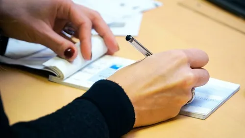 [ CONSOMMATION - FRANCE ] Le chéquier va bientôt disparaître en...