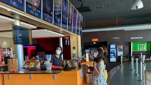 [ SOCIETE - MARTIGUES ] À Martigues, les salles de cinéma se...