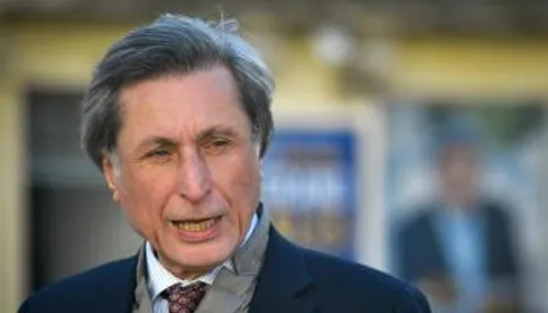 [ POLITIQUE - ARLES ] Le Maire d'Arles Patrick de Carolis a été élu...