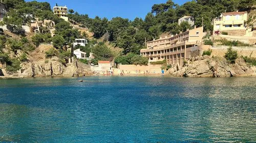 [ ENVIRONNEMENT - COTE BLEUE ] coup de frein à l'accès aux calanques