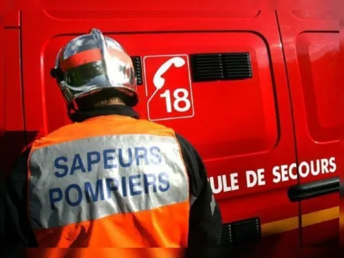 [FAITS-DIVERS]: Istres : un bâtiment agricole rempli de foin en feu.