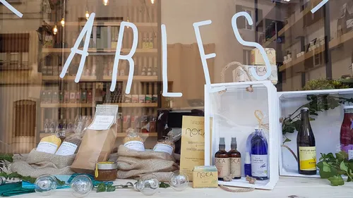 [ECONOMIE]: A Arles, le Maire Patrick de Carolis écrit à Bruno...