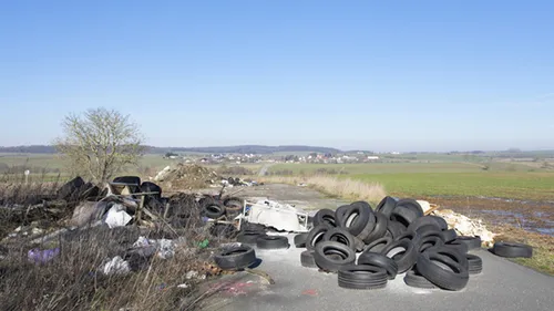 [ECOLOGIE]: La lutte contre les dépôts sauvages à Chateauneuf Les...