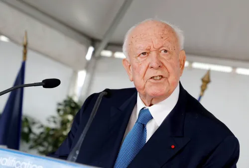 [POLITIQUE]: Des perquisitions ont été menées au domicile de Jean...