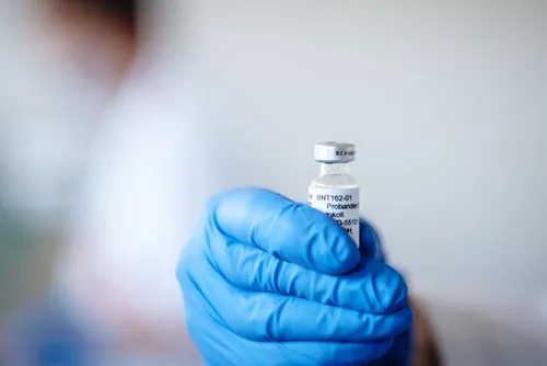 [SANTE]: Les vaccins contre le coronavirus enfin produits en France !