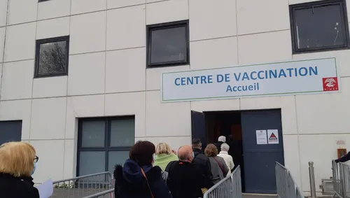 [COVID-19]: le centre de vaccination de Nîmes passe la seconde.