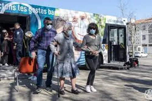 [SANTE-ARLES]: La vacci navette fait une petite escale à Arles.