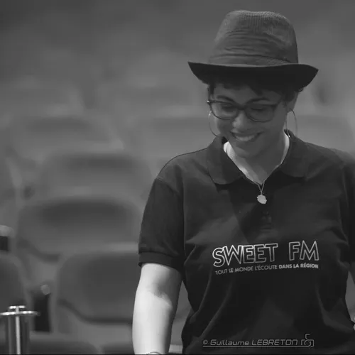 SWEET FM