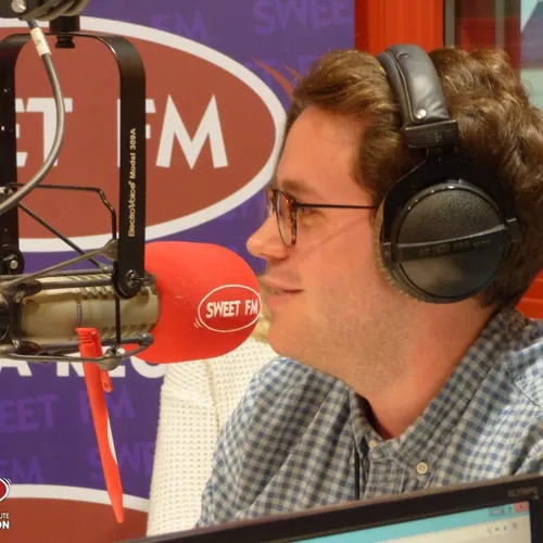 SWEET FM