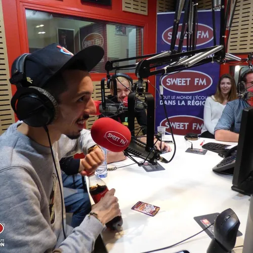 SWEET FM