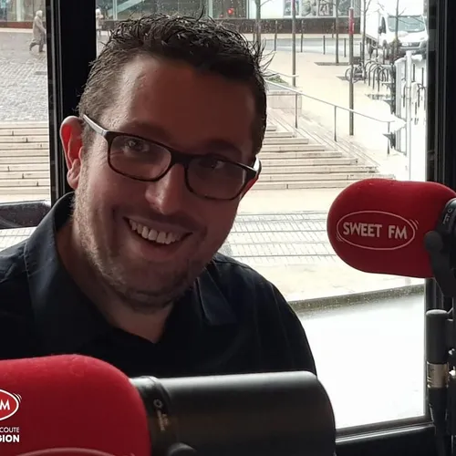 SWEET FM