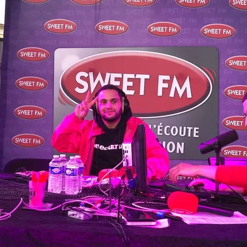 SWEET FM