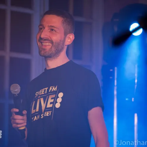 SWEET FM