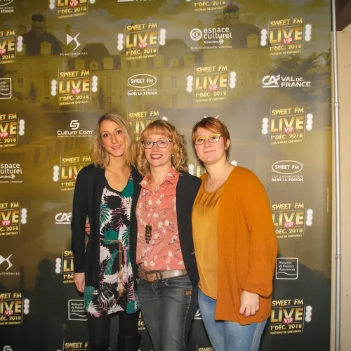 SWEET FM