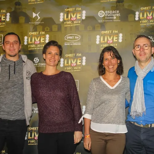 SWEET FM