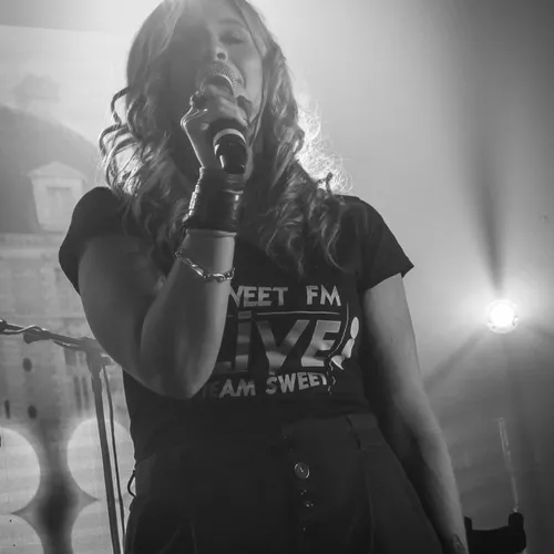 SWEET FM