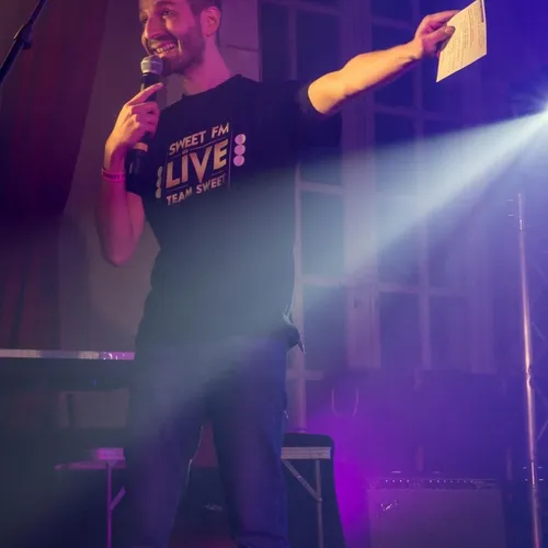 SWEET FM