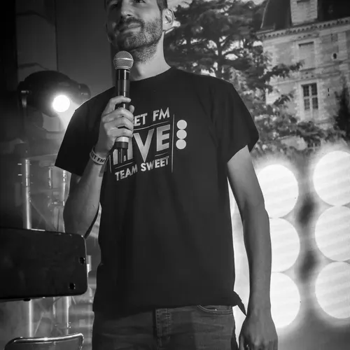SWEET FM