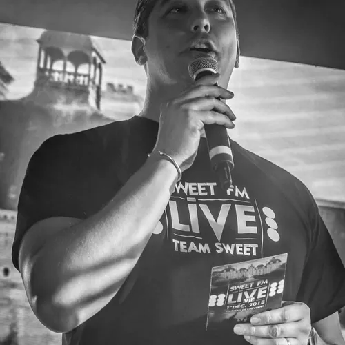 SWEET FM