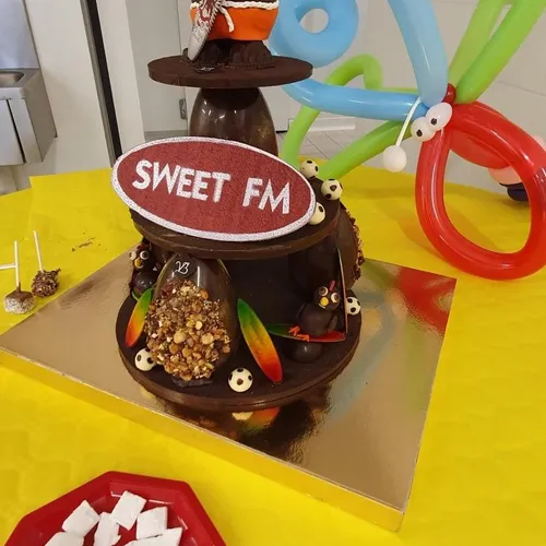 SWEET FM
