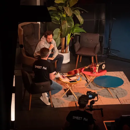 SWEET FM