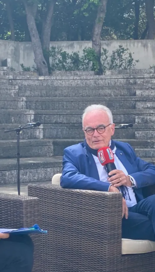 L'INVITE CANNES RADIO : RICHARD GALY MAIRE DE MOUGINS POUR LA "FÊTE...