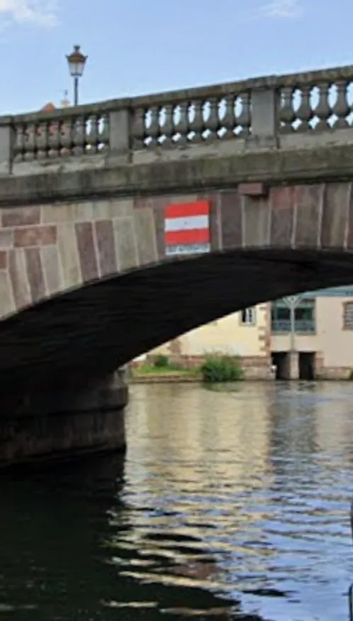 Strasbourg : un homme sauvé de la noyade après une chute dans l’Ill