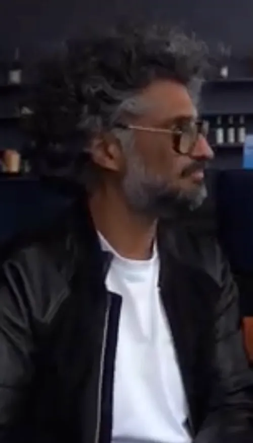 CAFÉ SUR MER - INTERVIEW DE SEBASTIEN FOLLIN À #CANNESERIES