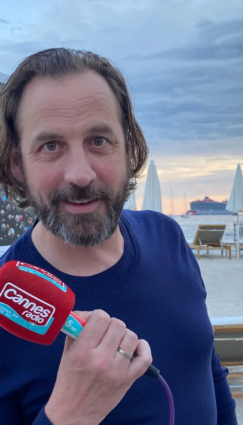 LA CHRONIQUE CANNES RADIO / LA PLAGE BY LES ENFANTS GATES