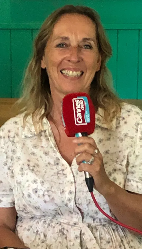 INVITEE CANNES RADIO : SOPHIE DUPONT présente la période estivale...