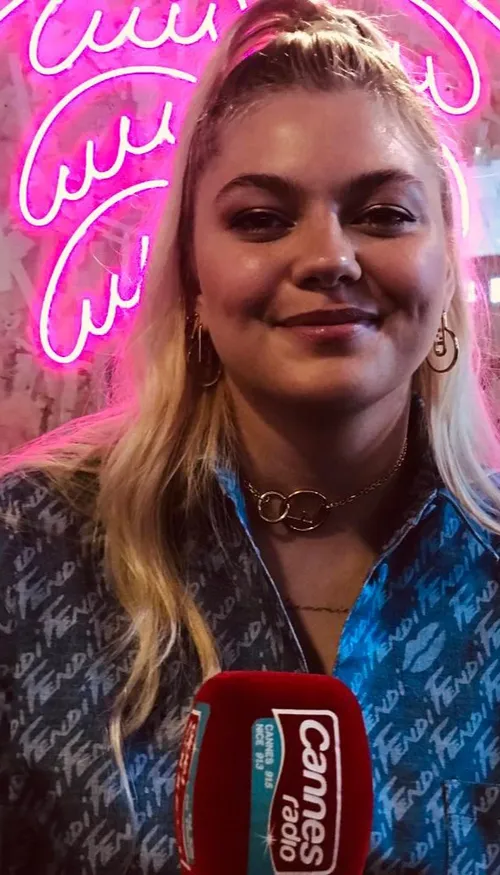 14/05/22 : LOUANE : Invitée de Cannes Radio ce week-end