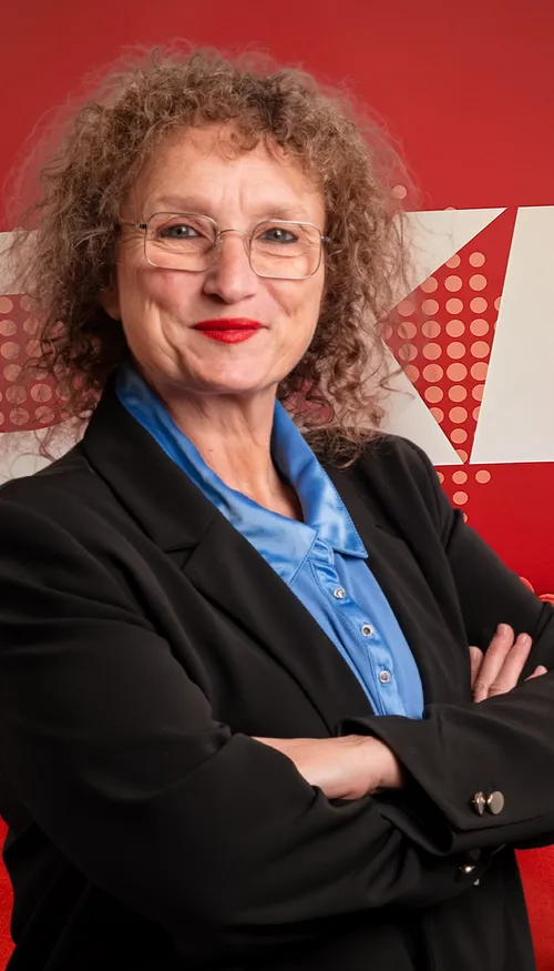 LARA MILLION "Faut que ça change"