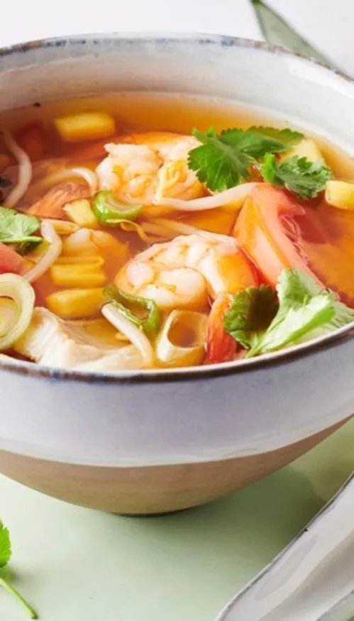Soupe Pho aux poissons et crevettes