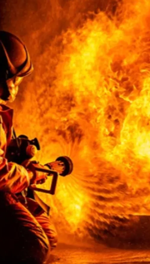 Un incendie détruit un hangar et 300 tonnes de foin dans une ferme...