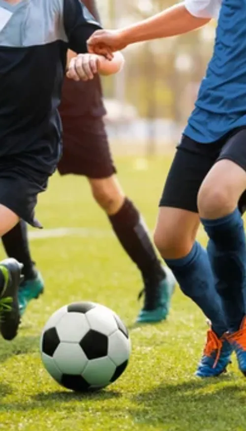 Football amateur en Alsace : un joueur suspendu après des propos...