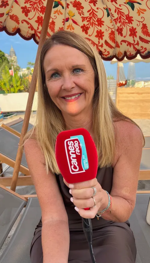L'INVITEE DE CANNES RADIO : ISABELLE DREZEN , responsable d'édition...