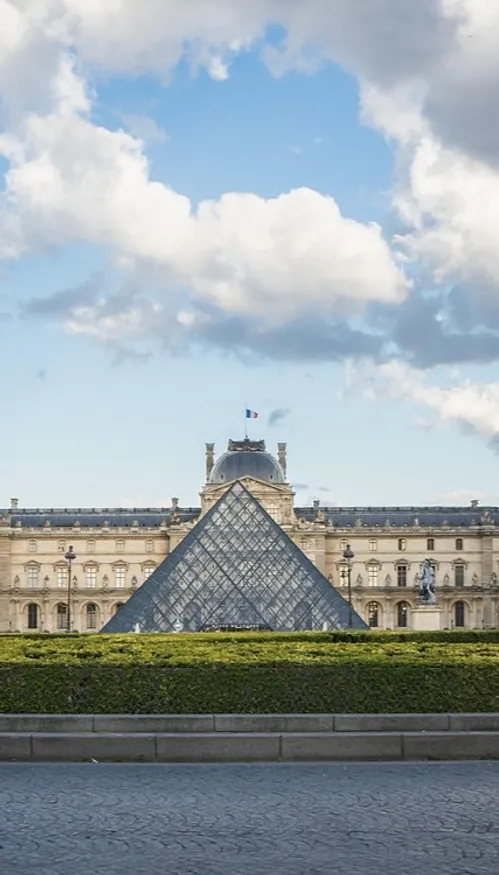 Cambriolage du Louvre : la couronne de l’impératrice Eugénie va...