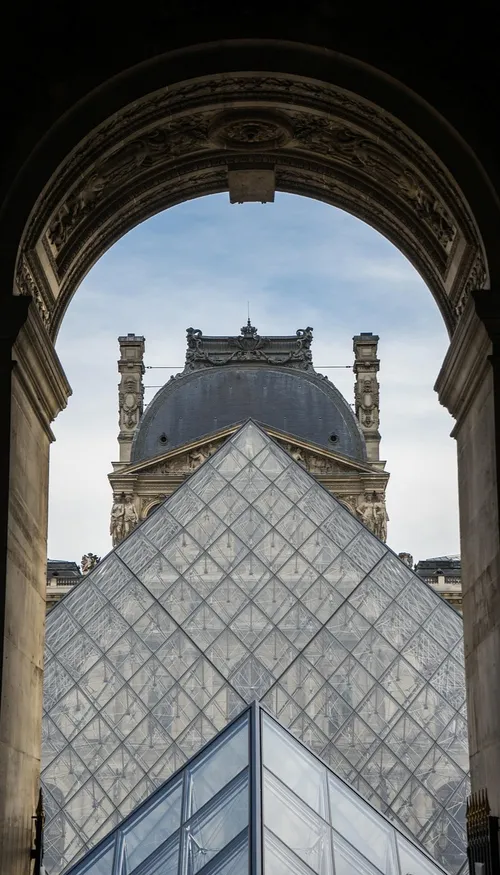 Casse du Louvre : un quatrième suspect écroué