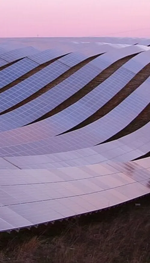 De nombreux emplois portés par le secteur de l'énergie solaire dans...