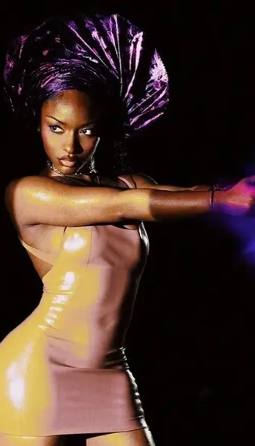 Theodora s’invite sur « Ms. Paper » avec Ayra Starr