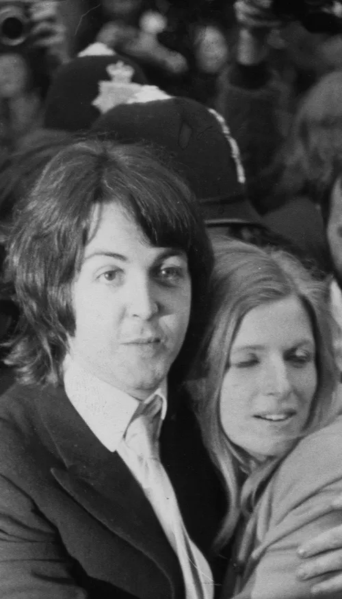 « Man on the Run » : la renaissance de Paul McCartney après les...