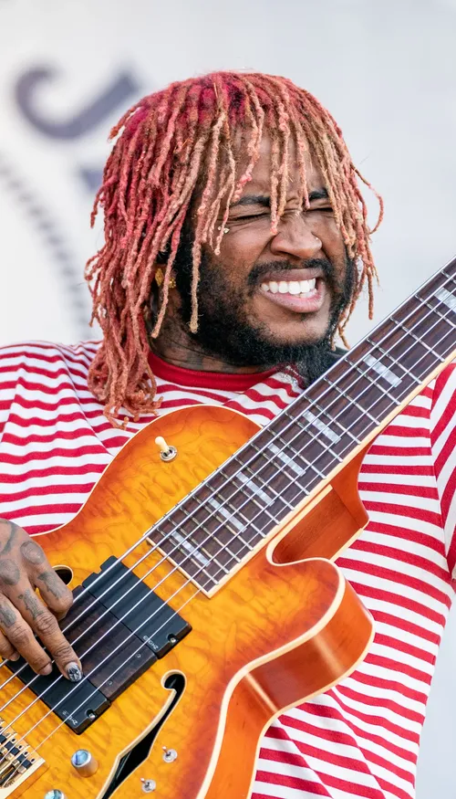 Thundercat et Mac Miller réunis sur le single "She Knows Too Much",...